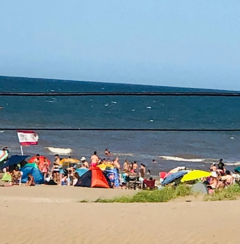 5 Ambientes  - Frente al Mar - Detalles de Categoría - Cochera Cubierta al Frente - Frente al mar - a 1 cuadra del centro comercial - a 1 cuadra del muelle - Casa/Chalet en Mar de Ajó