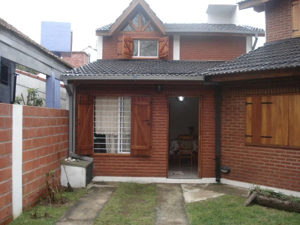 3 Ambientes - Entrada de Auto - Muy Luminoso - A 5 cuadras del mar - a ½ del asfalto - Dúplex/Tríplex en La Lucila del Mar