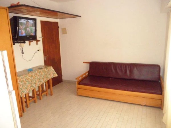 Monoambiente en 3er Piso por Ascensor - Ideal Parejas o Matrimonios - Vista al Mar desde Ventana - A ½ cuadra de Chiozza - a 1 cuadra del mar - Departamento en San Bernardo
