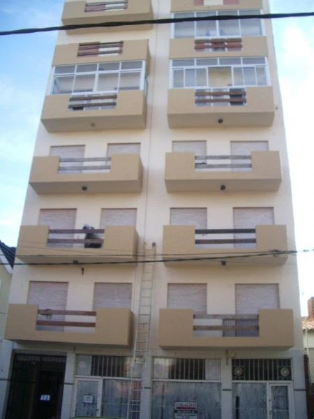 Monoambiente en 3er Piso por Ascensor - Ideal Parejas o Matrimonios - Vista al Mar desde Ventana - A ½ cuadra de Chiozza - a 1 cuadra del mar - Departamento en San Bernardo