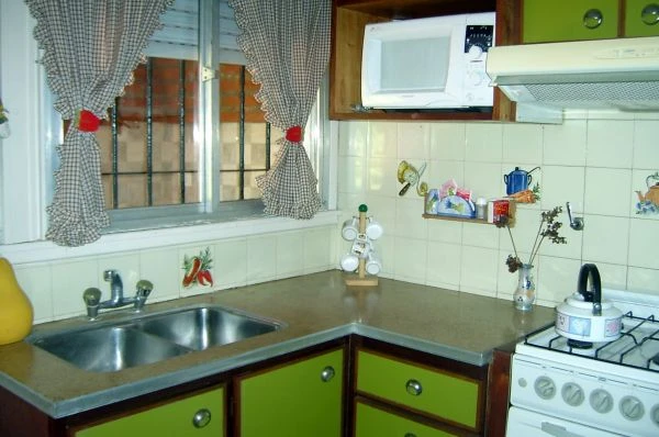 4 Ambientes Confortables - Entrada de Auto - A 3 cuadras del mar - a 2 cuadras del centro - 1½ de la terminal de omnibus - Casa/Chalet en La Lucila del Mar
