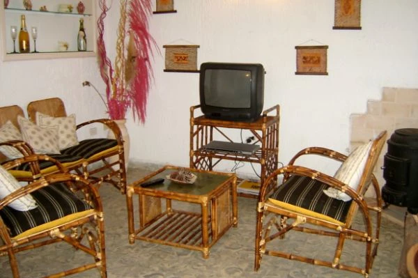 4 Ambientes Confortables - Entrada de Auto - A 3 cuadras del mar - a 2 cuadras del centro - 1½ de la terminal de omnibus - Casa/Chalet en La Lucila del Mar