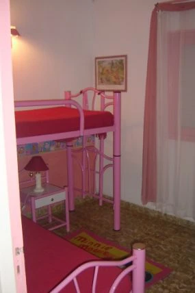 4 Ambientes Confortables - Entrada de Auto - A 3 cuadras del mar - a 2 cuadras del centro - 1½ de la terminal de omnibus - Casa/Chalet en La Lucila del Mar