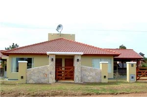 La Casita de PeñiWen - 2 Ambientes - Estacionamiento Individual Cubierto - Barrio San Rafael - A 6 cuadras de Av. Libertador - a 8 cuadras del mar - Casa/Chalet en Mar de Ajó