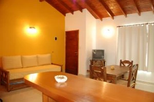 La Casita de PeñiWen - 2 Ambientes - Estacionamiento Individual Cubierto - Barrio San Rafael - A 6 cuadras de Av. Libertador - a 8 cuadras del mar - Casa/Chalet en Mar de Ajó
