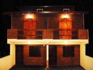 4 Ambientes - Entrada de Auto al Frente - Atendido por sus Dueños - Barrio el Silvio - A 2 cuadras del mar - Dúplex/Tríplex en Mar de Ajó