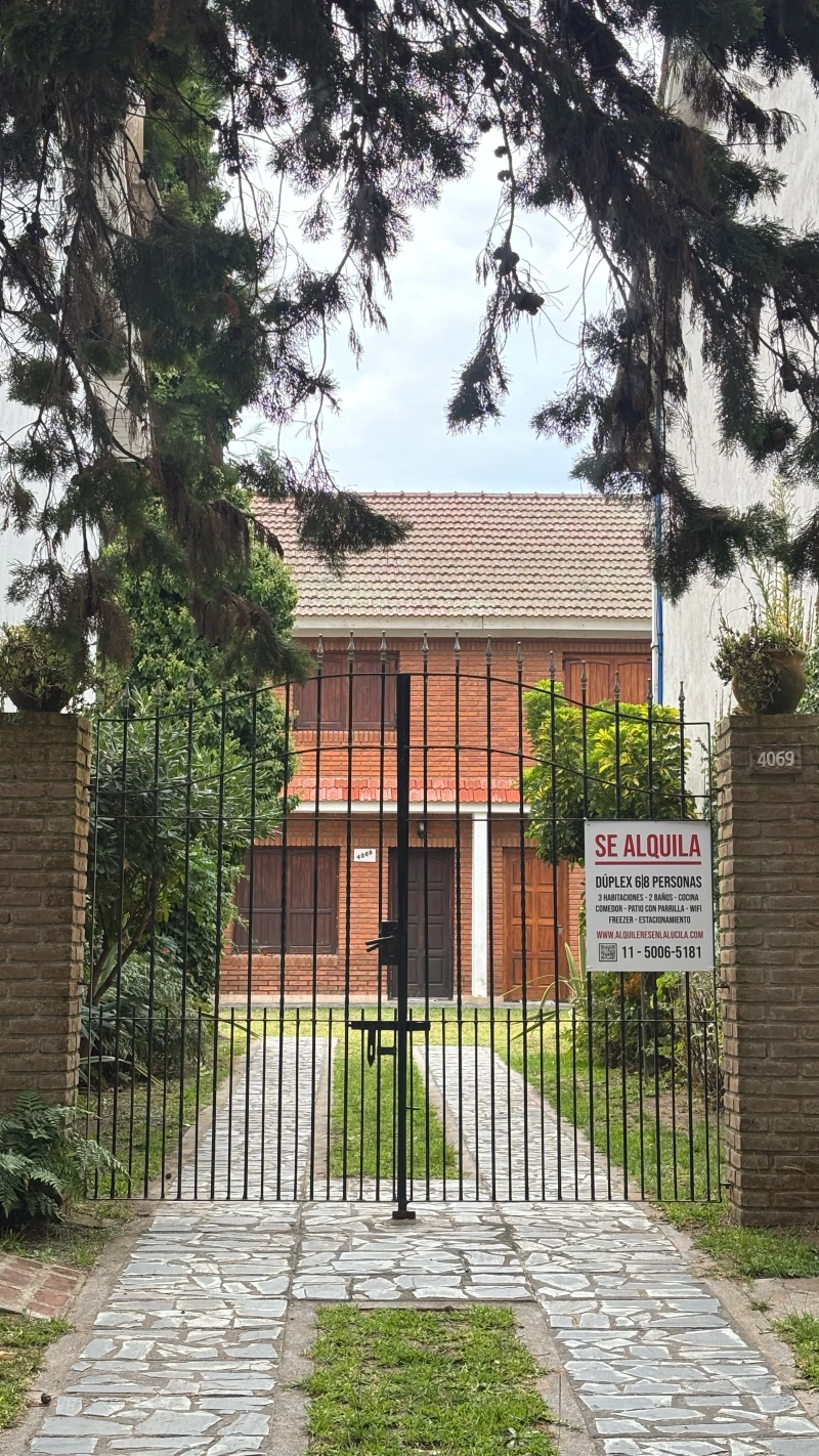 4 Ambientes - Entrada de Auto - Atendido por sus Dueños - A 3 cuadras del mar - Dúplex/Tríplex en La Lucila del Mar