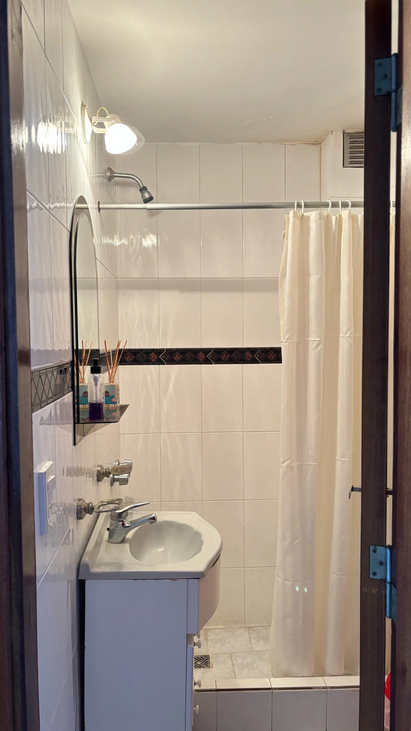 4 Ambientes - Entrada de Auto - Atendido por sus Dueños - A 3 cuadras del mar - Dúplex/Tríplex en La Lucila del Mar