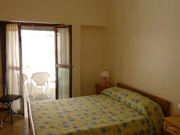 3 Ambientes Equipados en 1er Piso - Patio Interno - A ½ cuadra del mar - Departamento en Santa Teresita