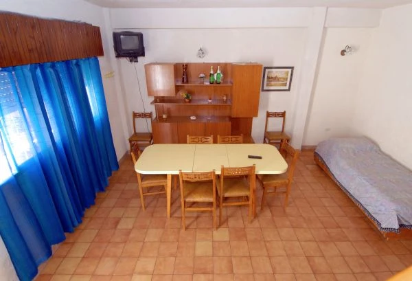 Complejo Los Amigos - 4 Ambientes con Vista al Mar - Cochera Cubierta - Barrio el Silvio - A ½ cuadra de la playa - Dúplex/Tríplex en Mar de Ajó