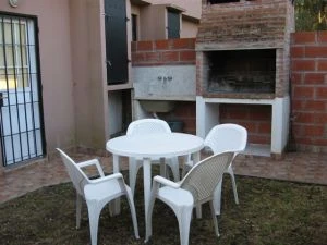 3 Ambientes - Entrada de Auto - Muy Equipado - A 5 cuadras del Mar - a 4 del centro comercial - Dúplex/Tríplex en La Lucila del Mar