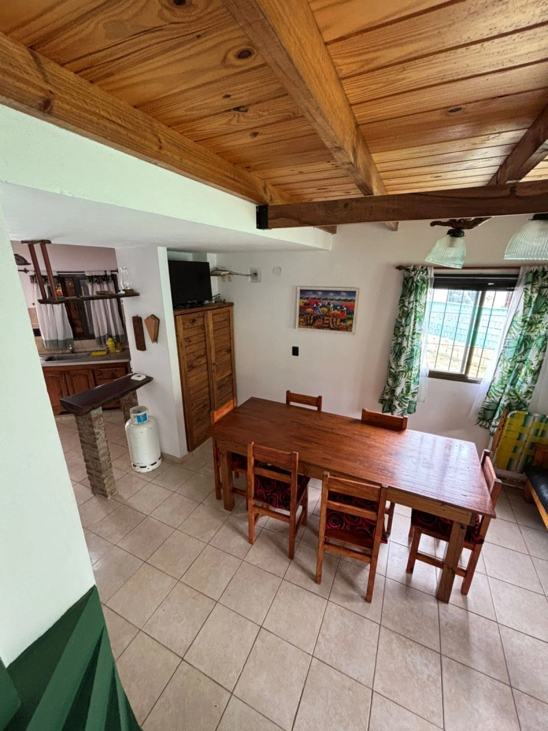 3 Ambientes con Entrada de Auto - Balcón a la Calle - Mar de Ajo - A 3½ cuadras del mar - a 3 cuadras del centro comercial - a 15 cuadras del centro - Dúplex/Tríplex en Mar de Ajó