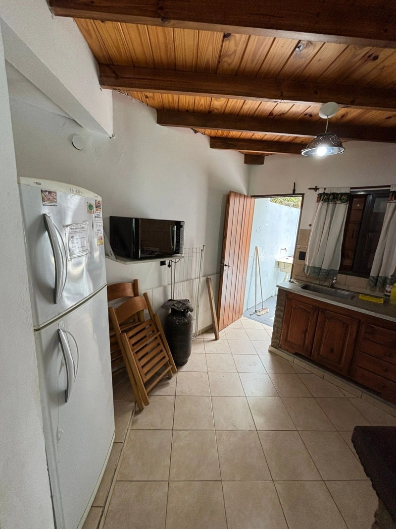 3 Ambientes con Entrada de Auto - Balcón a la Calle - Mar de Ajo - A 3½ cuadras del mar - a 3 cuadras del centro comercial - a 15 cuadras del centro - Dúplex/Tríplex en Mar de Ajó