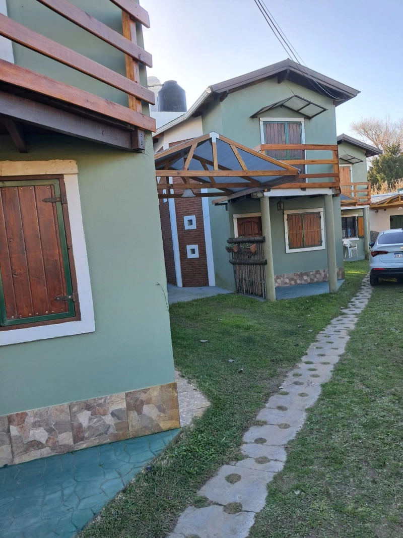 3 Ambientes con Entrada de Auto - Balcón a la Calle - Mar de Ajo - A 3½ cuadras del mar - a 3 cuadras del centro comercial - a 15 cuadras del centro - Dúplex/Tríplex en Mar de Ajó