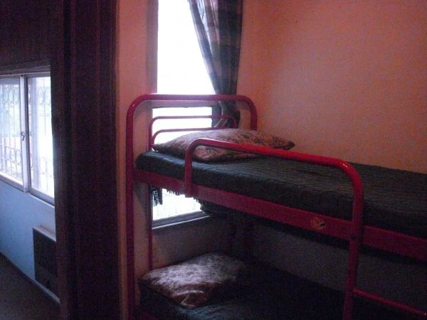 5 Ambientes en Zona Residencial - Sin Ruidos Zona Arbolada - A 3 cuadras del mar - 2 del cine teatro - 3 del supermercado carreras - Casa/Chalet en San Bernardo