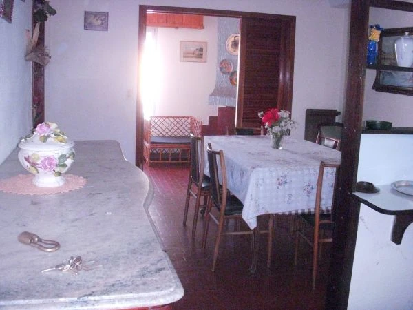 5 Ambientes en Zona Residencial - Sin Ruidos Zona Arbolada - A 3 cuadras del mar - 2 del cine teatro - 3 del supermercado carreras - Casa/Chalet en San Bernardo