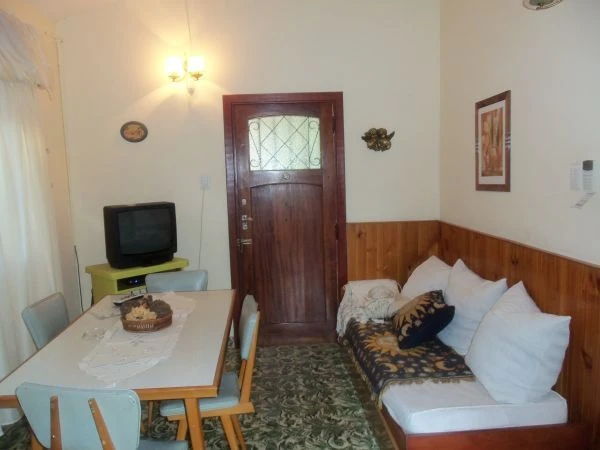 3 Ambientes en Amplio Terreno Arbolado de Pinos - Entrada para Auto - A 4 cuadras del centro y a 5 cuadras del mar - Casa/Chalet en San Bernardo