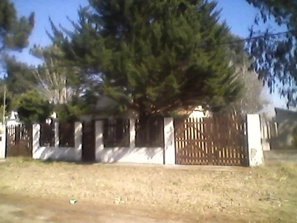 Cómodos Ambientes - Amplios - Entrada de Auto - A 7 cuadras del mar - Casa/Chalet en Aguas Verdes