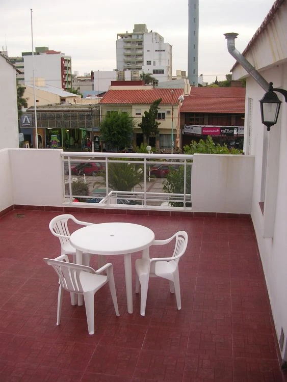 2 Ambientes en 2do Piso por Escalera  - Terraza Independiente - Barrio San Rafael - A 3 cuadras de la playa - a 2 cuadras de la peatonal - Departamento en Mar de Ajó