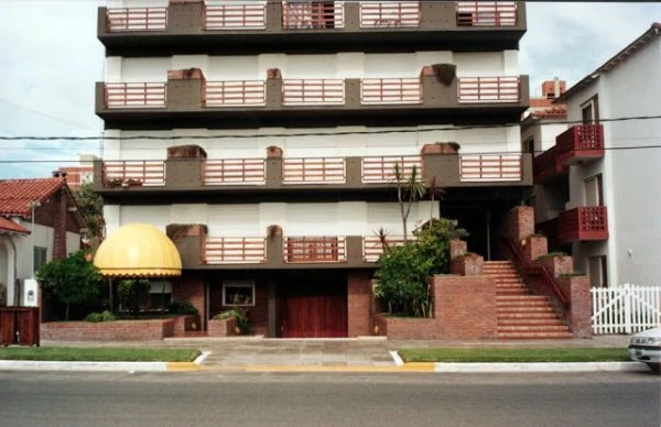 2 Ambientes en 1er Piso por Escalera - Edificio Brava VII - Frente al mar - Departamento en San Bernardo