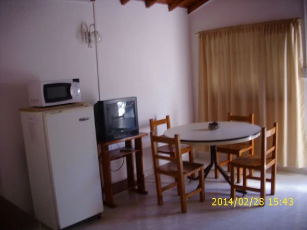 3 Ambientes Amplios - Estacionamiento con Media Sobra - A 2 cuadras del mar -  a 16 cuadras del supermercado Coto - Casa/Chalet en Mar de Ajó