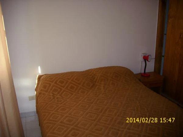 3 Ambientes Amplios - Estacionamiento con Media Sobra - A 2 cuadras del mar -  a 16 cuadras del supermercado Coto - Casa/Chalet en Mar de Ajó