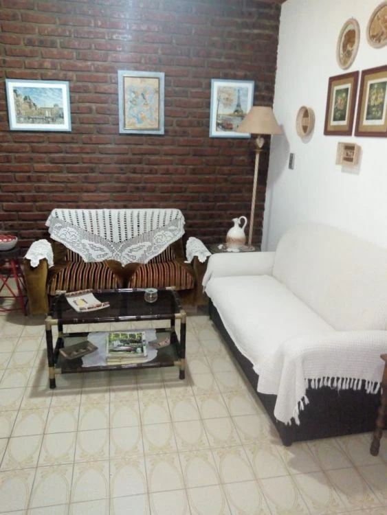 4 Ambientes - Muy Amplia - Venga a Disfrutar sus Vacaciones con Nosotros !!! - Pleno centro - a 2 cuadras de la playa - Casa/Chalet en Mar de Ajó
