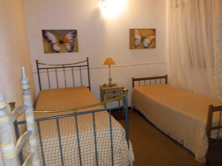 4 Ambientes - Muy Amplia - Venga a Disfrutar sus Vacaciones con Nosotros !!! - Pleno centro - a 2 cuadras de la playa - Casa/Chalet en Mar de Ajó