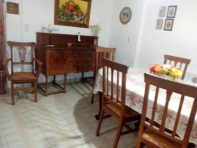 4 Ambientes - Muy Amplia - Venga a Disfrutar sus Vacaciones con Nosotros !!! - Pleno centro - a 2 cuadras de la playa - Casa/Chalet en Mar de Ajó