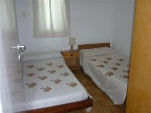 3 Ambientes en Muy Buena Ubicacion - Garage Cubierto - Zona Tranquila - A 2 cuadras del mar - a 1 cuadra del centro - Casa/Chalet en Santa Teresita