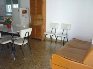 3 Ambientes en Muy Buena Ubicacion - Garage Cubierto - Zona Tranquila - A 2 cuadras del mar - a 1 cuadra del centro - Casa/Chalet en Santa Teresita
