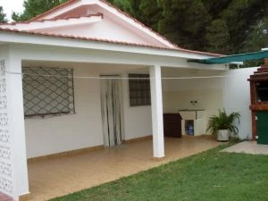 3 Ambientes - Entrada de Auto - Excelente Lugar para Descansar - A 6 cuadras de la playa - pleno centro - Casa/Chalet en Aguas Verdes