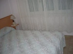 3 Ambientes - Entrada de Auto - Excelente Lugar para Descansar - A 6 cuadras de la playa - pleno centro - Casa/Chalet en Aguas Verdes