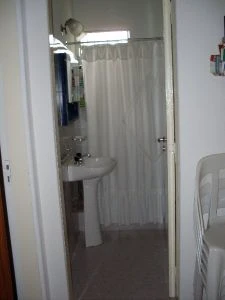 3 Ambientes - Entrada de Auto - Excelente Lugar para Descansar - A 6 cuadras de la playa - pleno centro - Casa/Chalet en Aguas Verdes