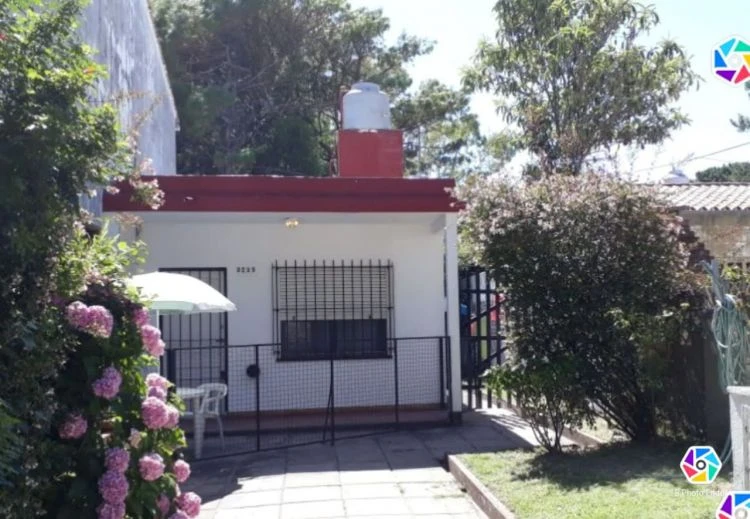 2 Ambientes con Entrada para Auto - A 6 cuadras del mar - A 4 cuadras de Av. San Bernardo - Casa/Chalet en San Bernardo