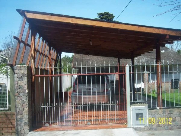 3 Ambientes - Muy Luminoso y Seguro - Todos los Servicios - Garage - A 8 cuadras del mar - Casa/Chalet en San Bernardo