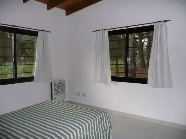 5 Amplios y Luminosos Ambientes en Plata Baja - Entrada de Autos Techada - El Pinar -  - Casa/Chalet en La Lucila del Mar