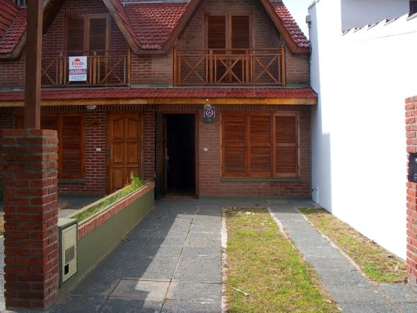 4 Ambientes - Entrada para Auto - A 3 cuadras del mar - a 2 cuadras del centro - Dúplex/Tríplex en La Lucila del Mar