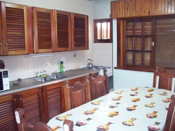 4 Ambientes - Entrada para Auto - A 3 cuadras del mar - a 2 cuadras del centro - Dúplex/Tríplex en La Lucila del Mar