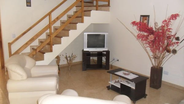 5 Ambientes Muy Espaciosos - Excelente Ubicación - A 2 cuadras del centro - a 1 cuadra de la terminal de omnibus - a 3 cuadras del mar - Dúplex/Tríplex en La Lucila del Mar