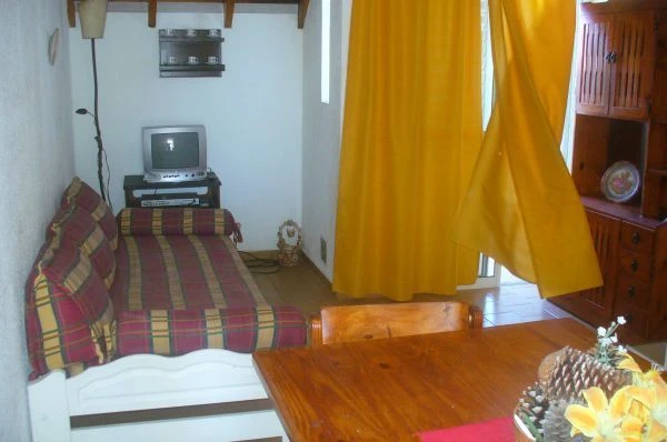 4 Ambientes en Planta Alta - Excelente Ubicacion - Espacio para Auto - A 2 cuadras del mar - Departamento en Las Toninas