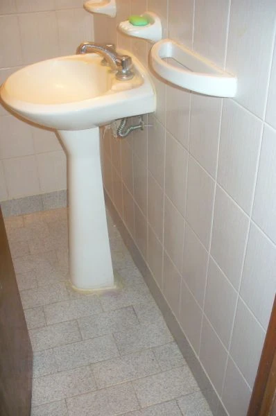 4 Ambientes en Planta Alta - Excelente Ubicacion - Espacio para Auto - A 2 cuadras del mar - Departamento en Las Toninas