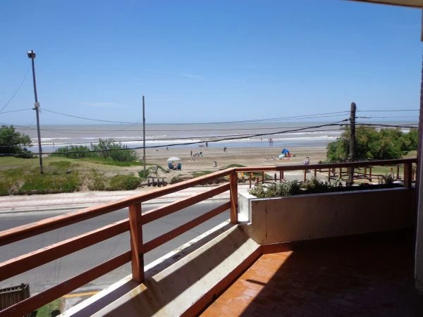 3 Ambientes con Balcon y Cochera - Pleno centro - frente al mar - Departamento en San Bernardo