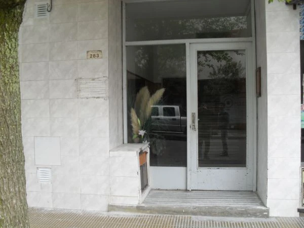 3 Ambientes en Pleno Centro - Muy Luminoso - A 1 cuadra del centro - a 3 cuadras del mar - a 1 cuadra del Supermercado Coto - Departamento en Mar de Ajó