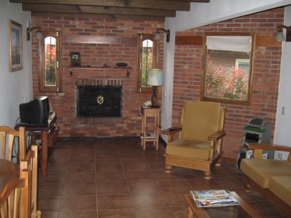 Excelente Chalet de Categoría - Totalmente Equipado - Zona de bosque - a 3 cuadras de la avenida principal - Casa/Chalet en Valeria del Mar