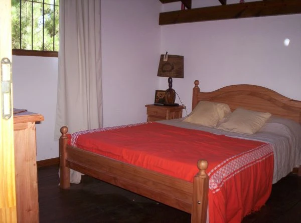 Excelente Chalet de Categoría - Totalmente Equipado - Zona de bosque - a 3 cuadras de la avenida principal - Casa/Chalet en Valeria del Mar