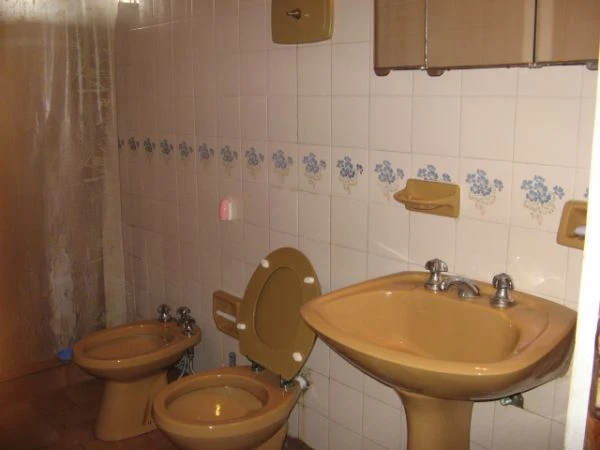 3 Ambientes con entrada de Auto - Zona Residencial Muy Tranquila - A 4 cuadras del mar - Dúplex/Tríplex en San Bernardo