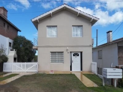 Capacidad para 6 Personas - Familiar y Tranquilo - Ubicado a 1 cuadra del mar y a 6 del centro - Departamento en Ostende