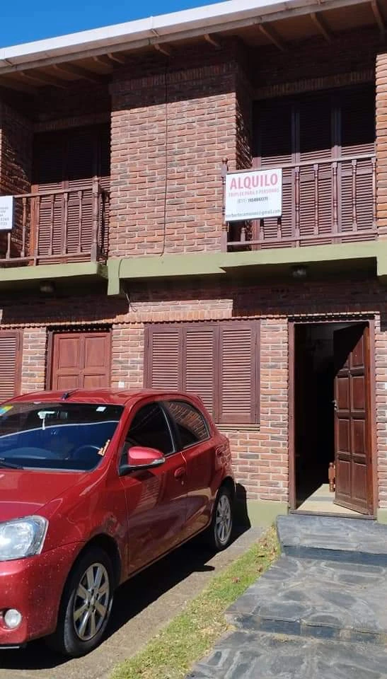 5 Ambientes con Entrada para Auto - A 5 cuadras del mar - a 3 cuadras del centro - Dúplex/Tríplex en Mar de Ajó