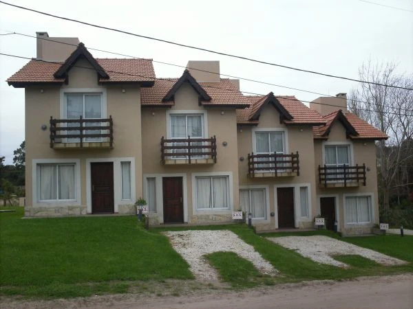 Capacidad para 6 Personas - Totalmente Amueblado - Espacioso y a 2 cuadras del mar - Dúplex/Tríplex en Valeria del Mar